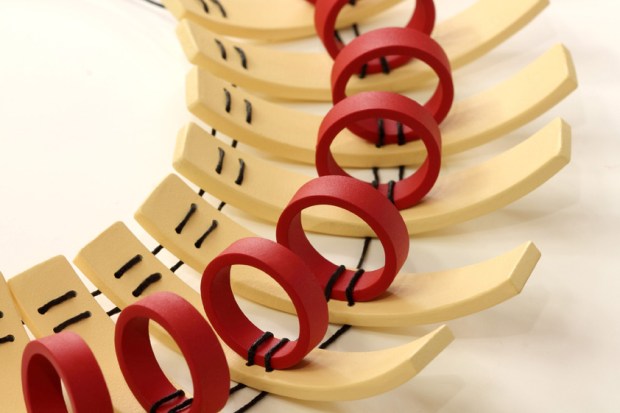 Suburban Tribal, neckpiece closeup. Repurposed plastic tube & conduit, paint, thread. © Blandine Hallé 2015