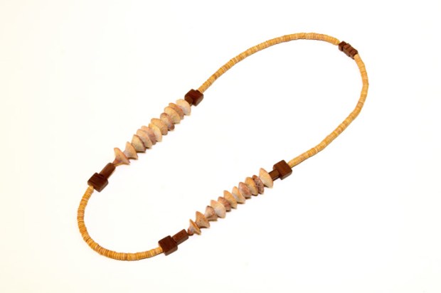 Day 30, lateral thinking. Seeds, Jarrah wood, stainless steel cable. © Blandine Hallé 2015